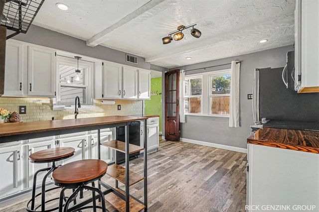 297 W 30th Street, Holland City, MI 49423