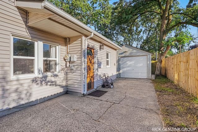 297 W 30th Street, Holland City, MI 49423