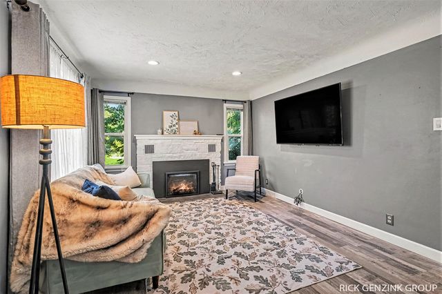 297 W 30th Street, Holland City, MI 49423