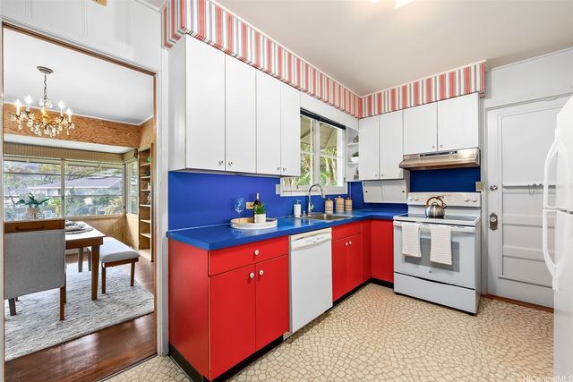 2947 Manoa Road, Honolulu, HI 96822