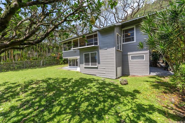 2947 Manoa Road, Honolulu, HI 96822