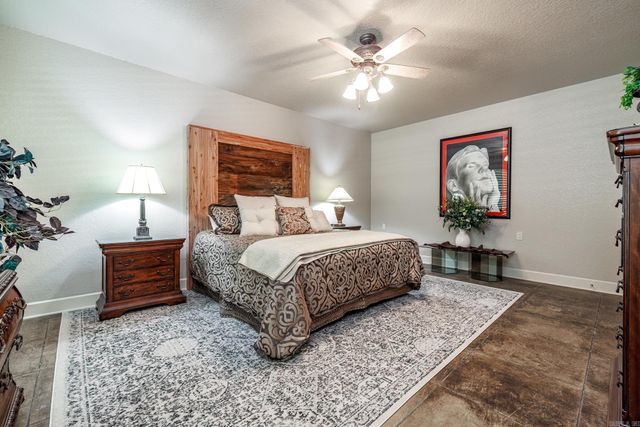 12 Darro Way, Hot Springs Village, AR 71909