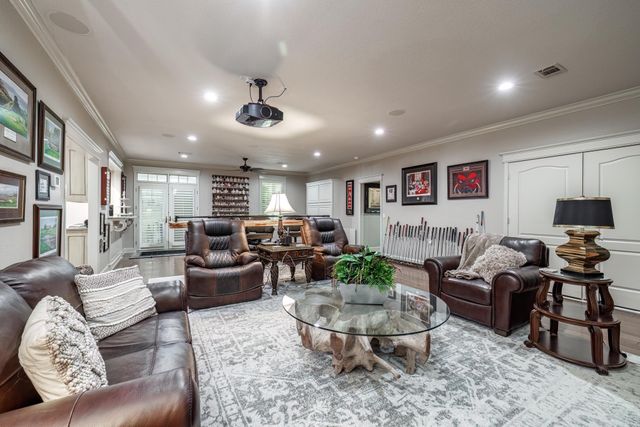 12 Darro Way, Hot Springs Village, AR 71909
