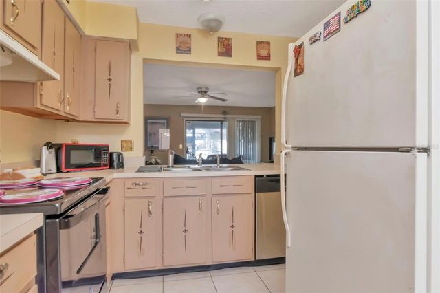 3902 BRIGADOON CIRCLE, Clearwater, FL 33759