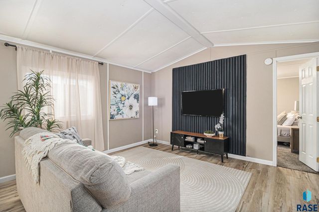 1020 N Bunker Pl Place, Sioux Falls, SD 57103