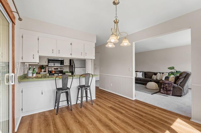 648 91st Avenue NE, Blaine, MN 55434