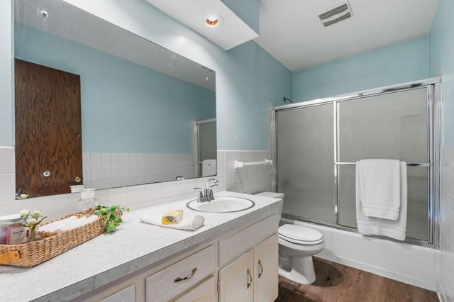 648 91st Avenue NE, Blaine, MN 55434