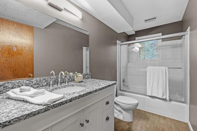 648 91st Avenue NE, Blaine, MN 55434