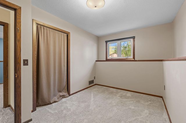 648 91st Avenue NE, Blaine, MN 55434