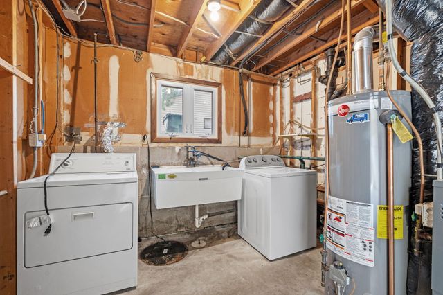 648 91st Avenue NE, Blaine, MN 55434