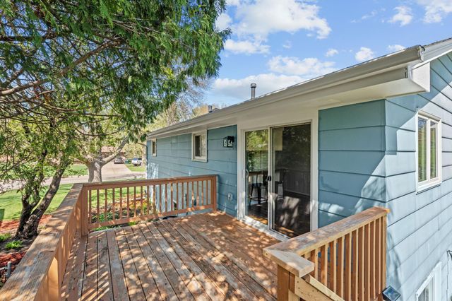 648 91st Avenue NE, Blaine, MN 55434