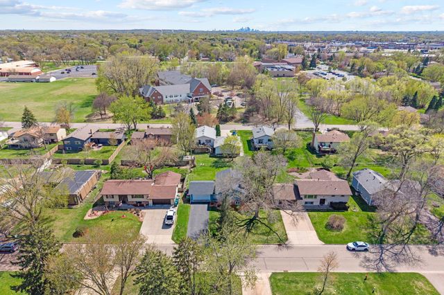 648 91st Avenue NE, Blaine, MN 55434