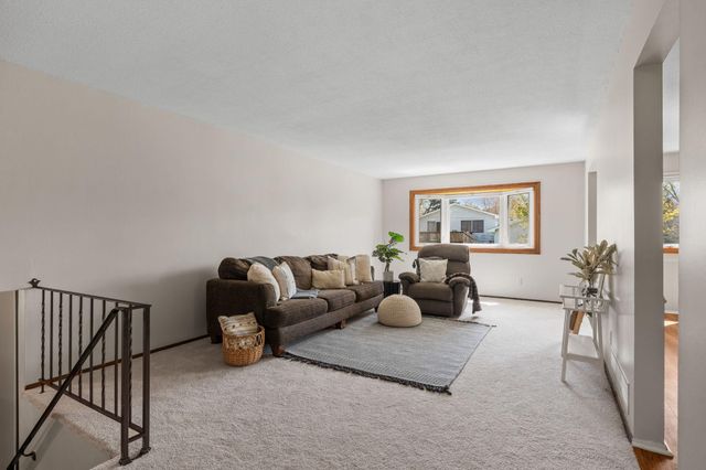 648 91st Avenue NE, Blaine, MN 55434