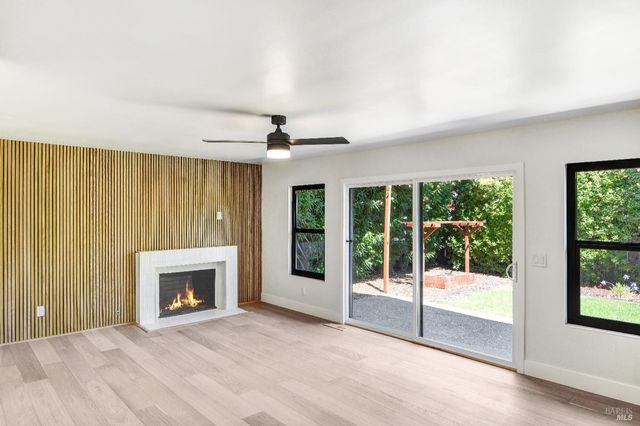 690 Hudson Ct, Sonoma, CA 95476