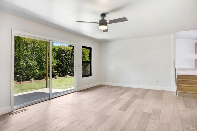 690 Hudson Ct, Sonoma, CA 95476