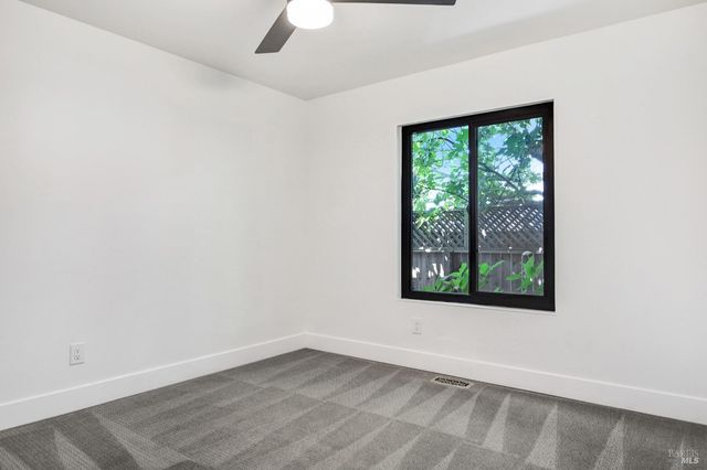 690 Hudson Ct, Sonoma, CA 95476