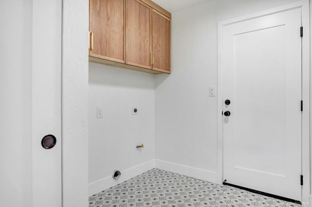 690 Hudson Ct, Sonoma, CA 95476