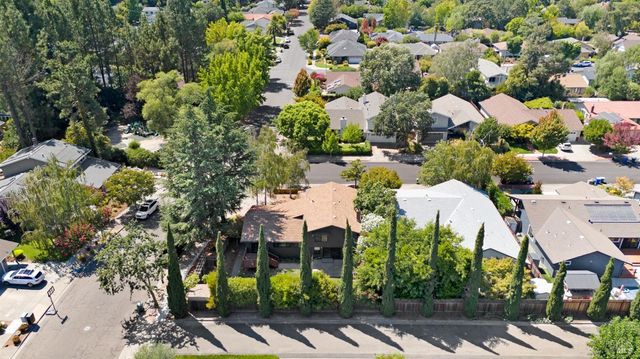 690 Hudson Ct, Sonoma, CA 95476