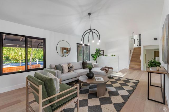 690 Hudson Ct, Sonoma, CA 95476