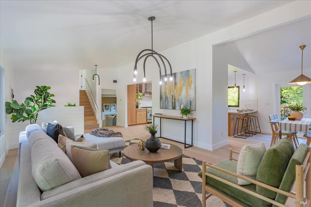 690 Hudson Ct, Sonoma, CA 95476