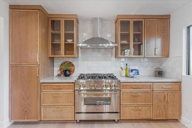 690 Hudson Ct, Sonoma, CA 95476