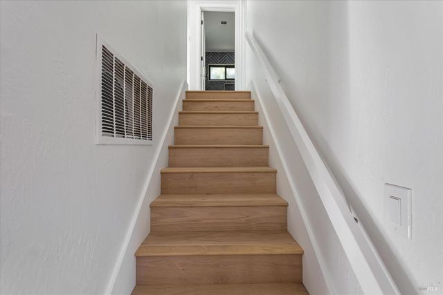 690 Hudson Ct, Sonoma, CA 95476