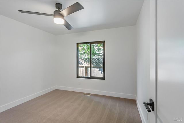 690 Hudson Ct, Sonoma, CA 95476