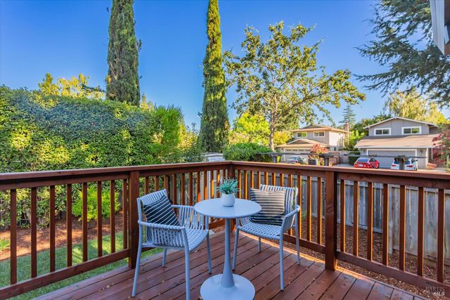 690 Hudson Ct, Sonoma, CA 95476