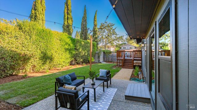 690 Hudson Ct, Sonoma, CA 95476