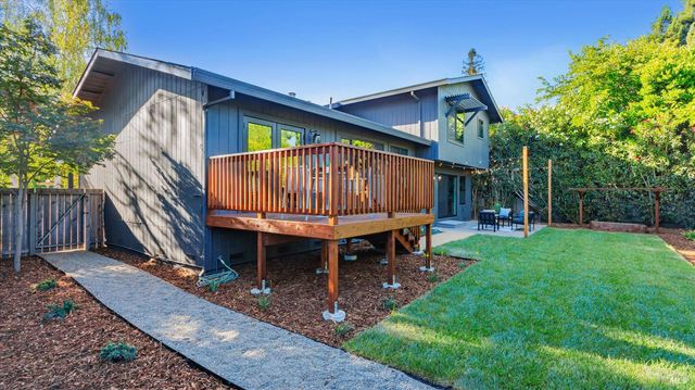 690 Hudson Ct, Sonoma, CA 95476