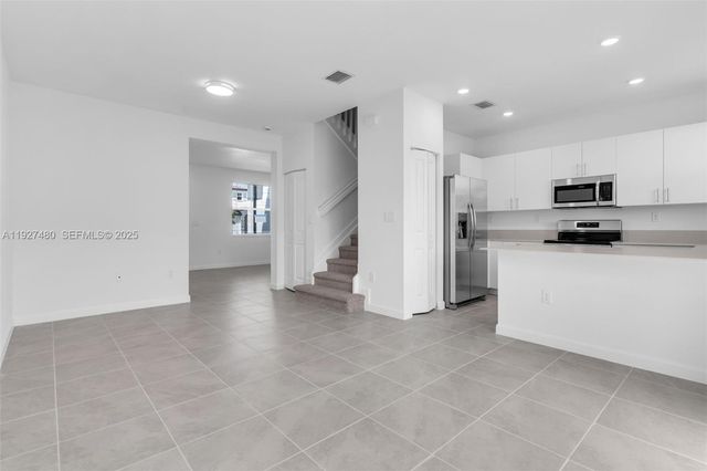 2665 SE 28th St, Homestead, FL 33035