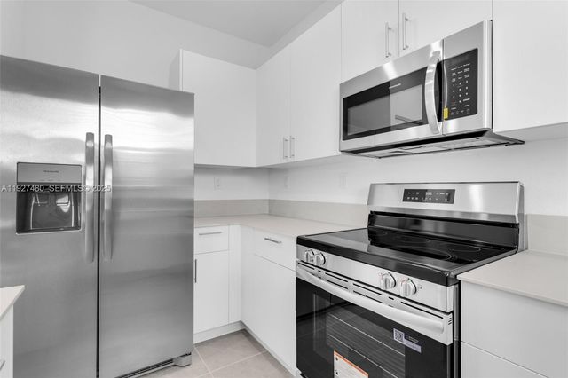 2665 SE 28th St, Homestead, FL 33035