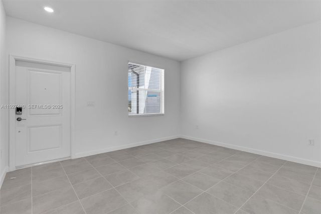 2665 SE 28th St, Homestead, FL 33035