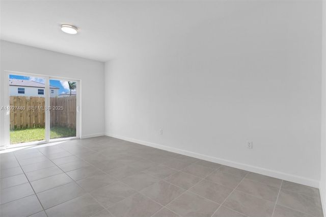 2665 SE 28th St, Homestead, FL 33035