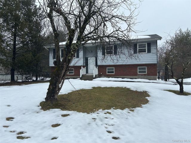 104 SUTTON PARK Road, Poughkeepsie, NY 12603