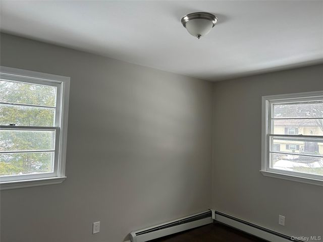 104 SUTTON PARK Road, Poughkeepsie, NY 12603