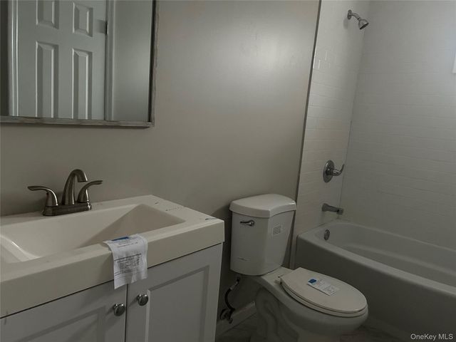 104 SUTTON PARK Road, Poughkeepsie, NY 12603