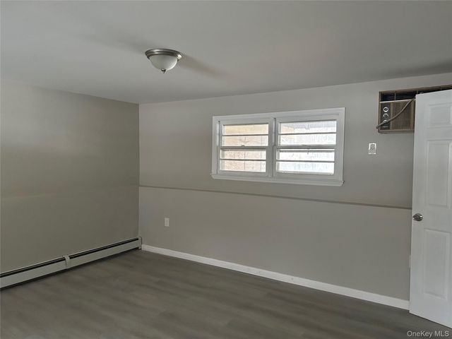 104 SUTTON PARK Road, Poughkeepsie, NY 12603