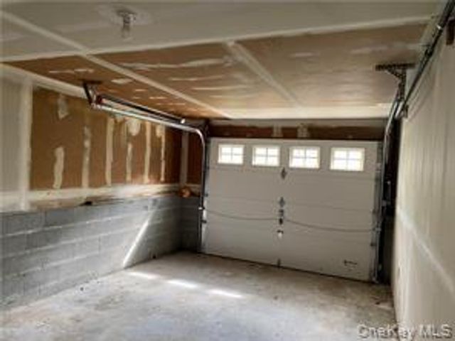 104 SUTTON PARK Road, Poughkeepsie, NY 12603