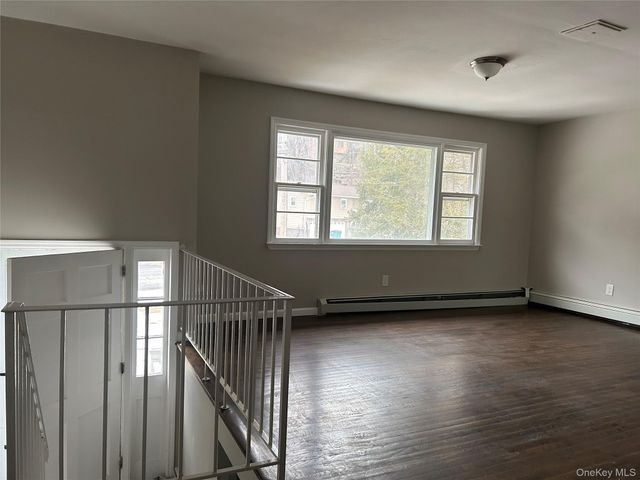 104 SUTTON PARK Road, Poughkeepsie, NY 12603