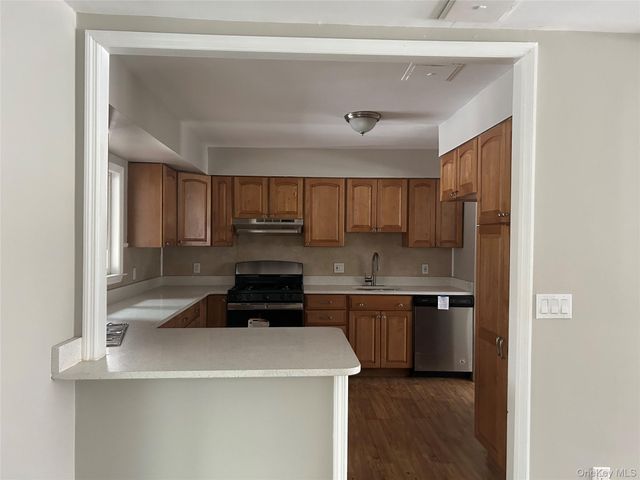 104 SUTTON PARK Road, Poughkeepsie, NY 12603