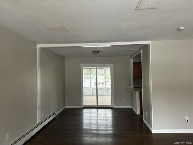 104 SUTTON PARK Road, Poughkeepsie, NY 12603