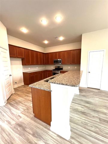 4002 Cusco Ln, Houston, TX 77045