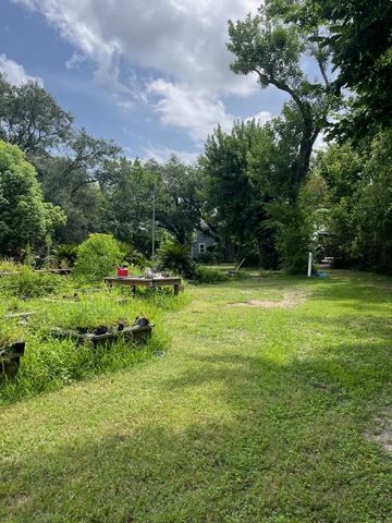 3305 Todville Road, Seabrook, TX 77586