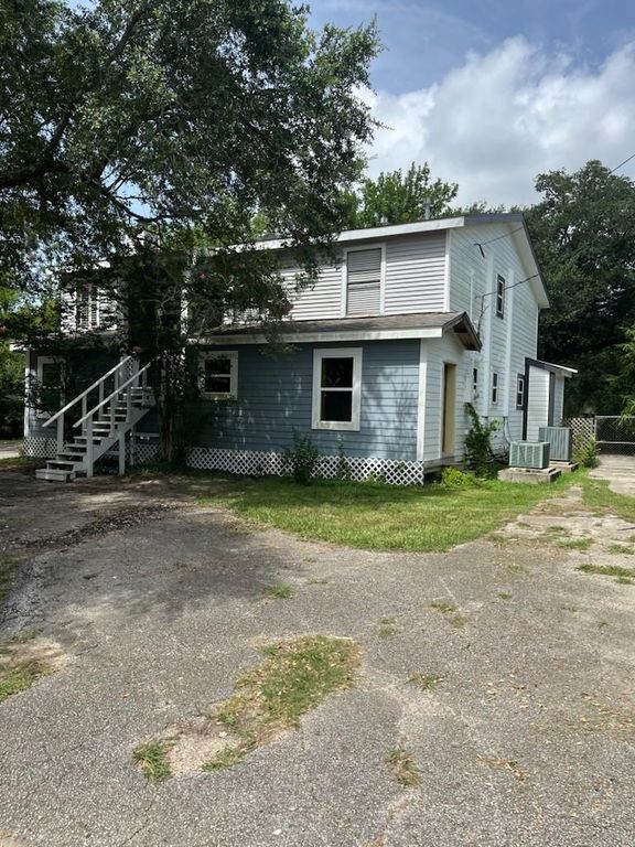 3305 Todville Road, Seabrook, TX 77586