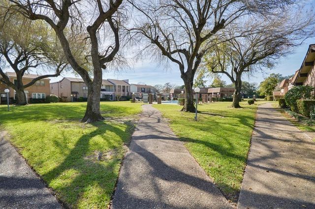 1326 Town Circle Circle 1, Baytown, TX 77520