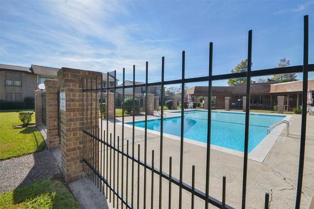 1326 Town Circle Circle 1, Baytown, TX 77520