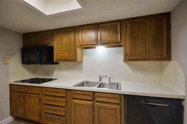 1326 Town Circle Circle 1, Baytown, TX 77520