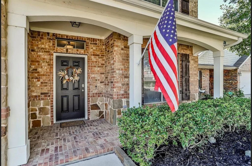 15712 Ringdove Court, Fort Worth, TX 76262 — photo 2