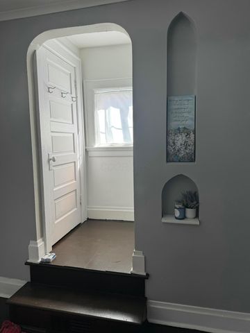 63 N Ogden Avenue, Columbus, OH 43204